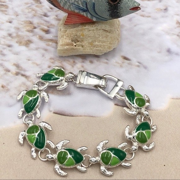 🌼 Green Sea Turtle Silver Clasp Bracelet - Picture 1 of 2